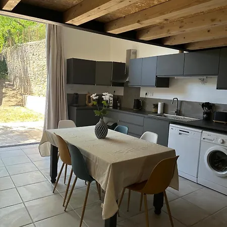 Hidden Rempart Duplex Lumineux Paisible Et Climatise Lägenhet *