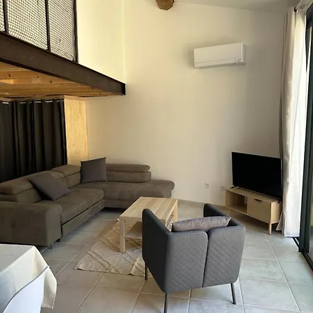 Hidden Rempart Duplex Lumineux Paisible Et Climatisé Appartamento